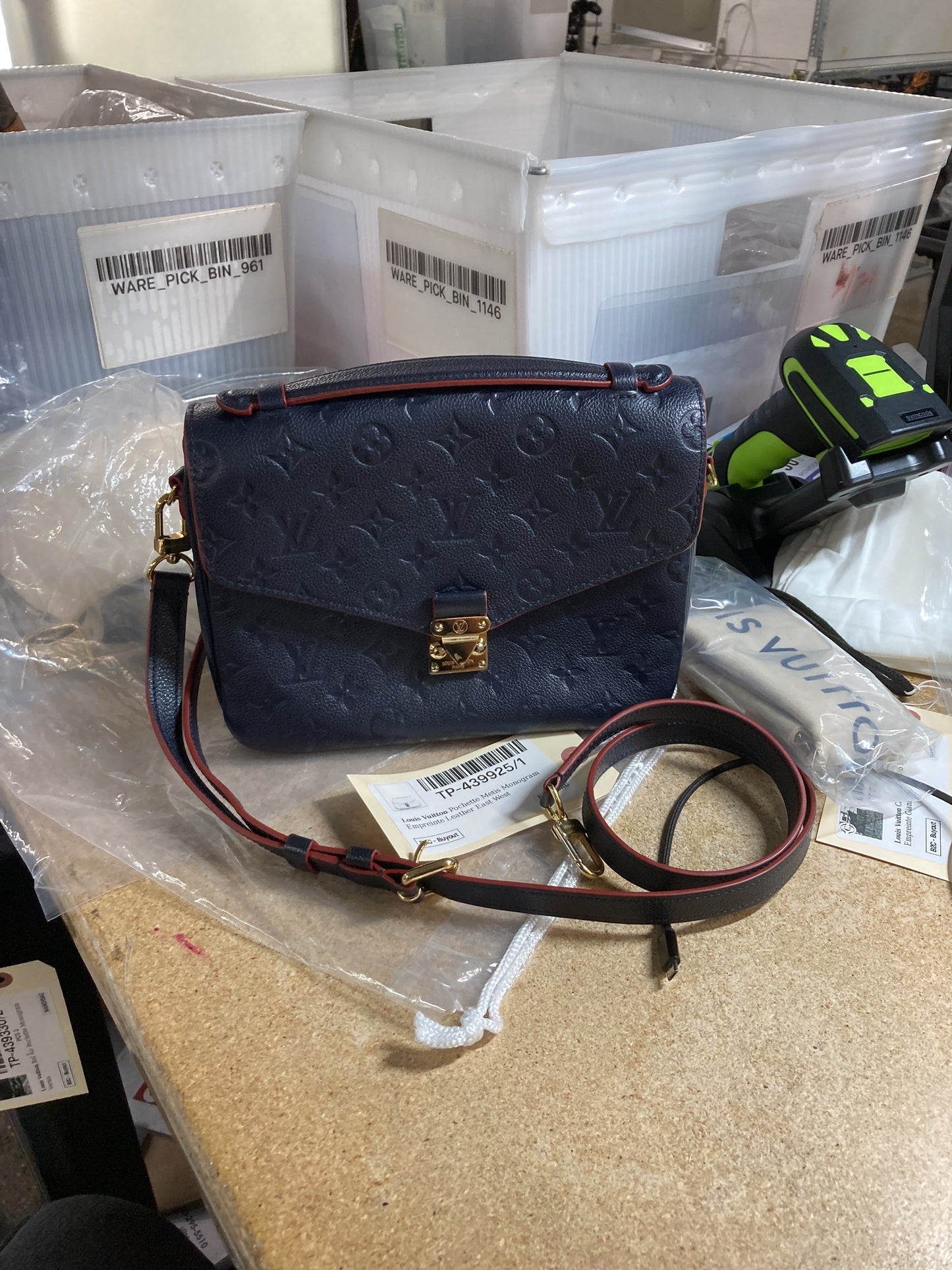 Pochette Metis Monogram Empreinte Leather