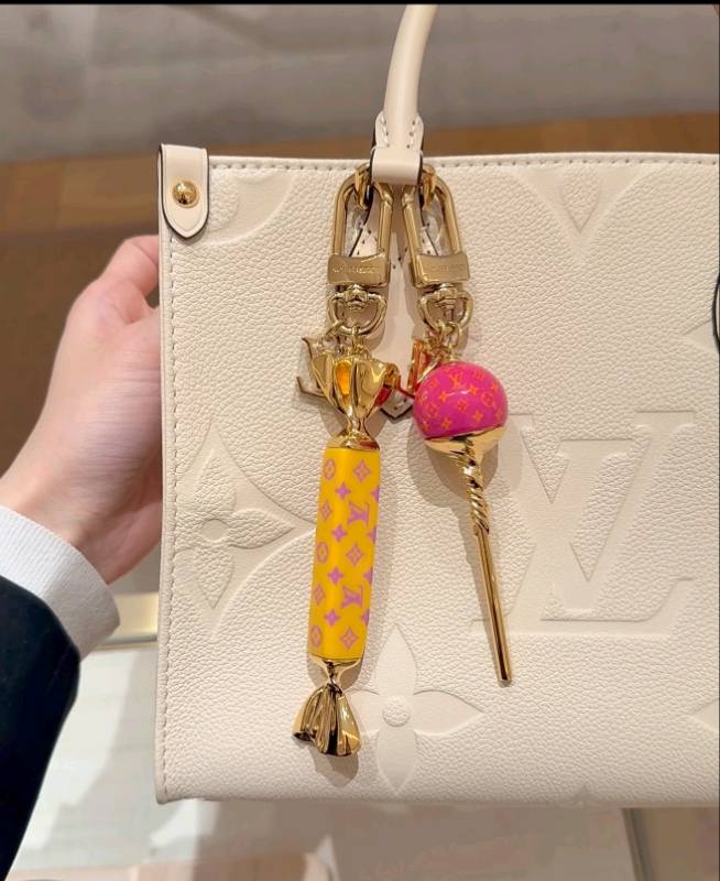 Lyxig Lollipop Monogram Bag Charm Nyckelring