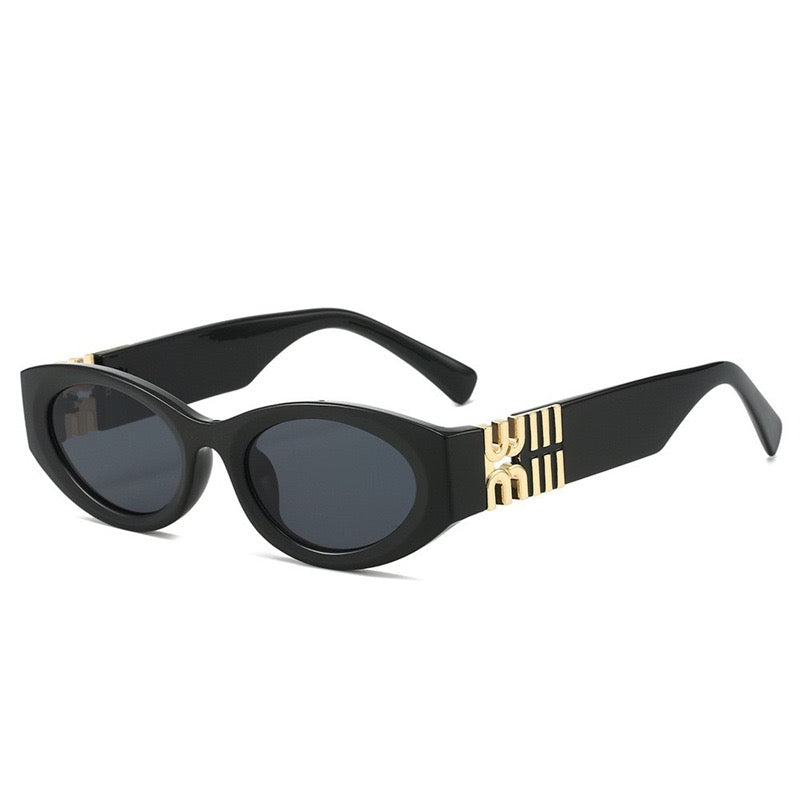 Klasyczne okulary przeciwsłoneczne w oprawkach w stylu retro