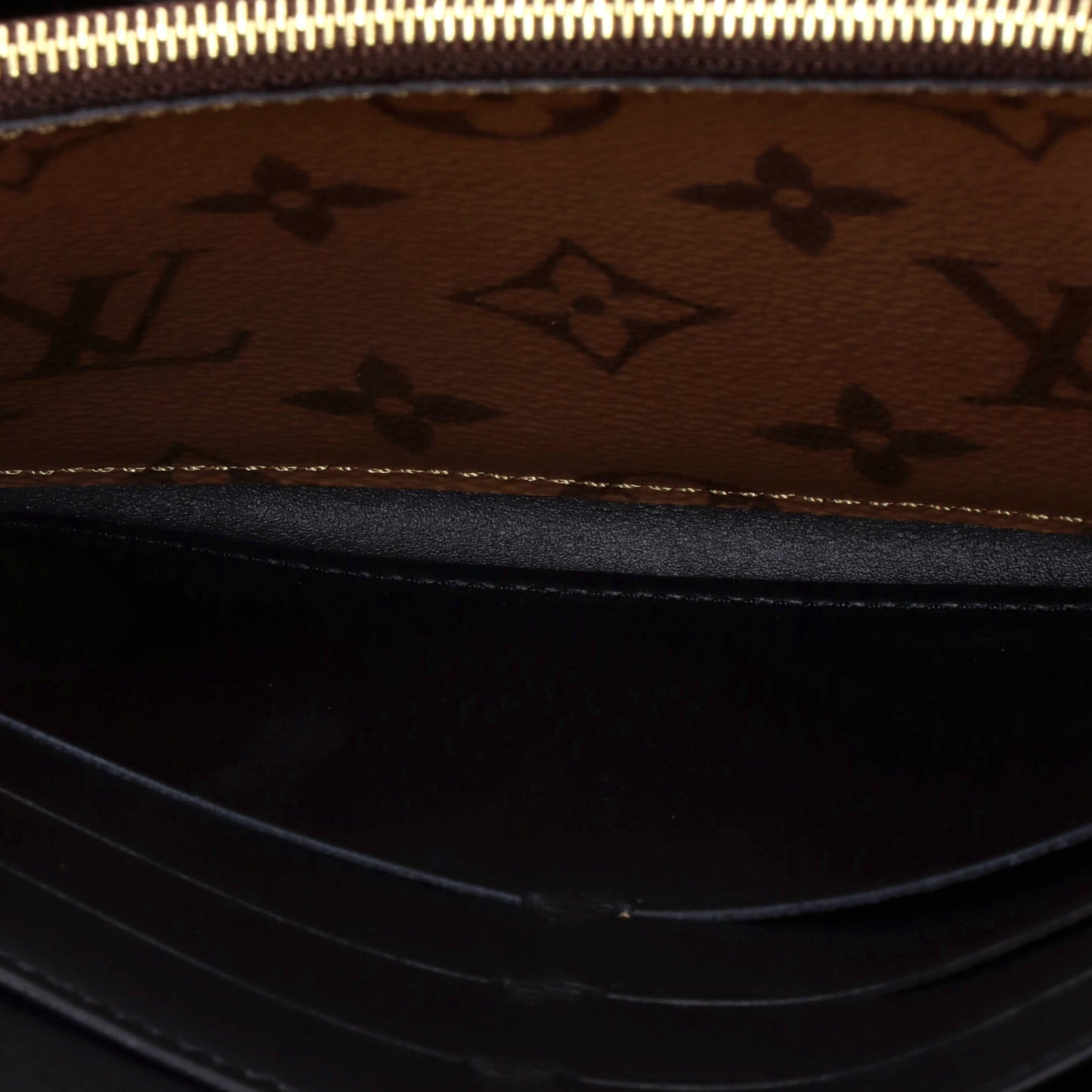 Sarah Dauphine Wallet Reverse Monogram Canvas
