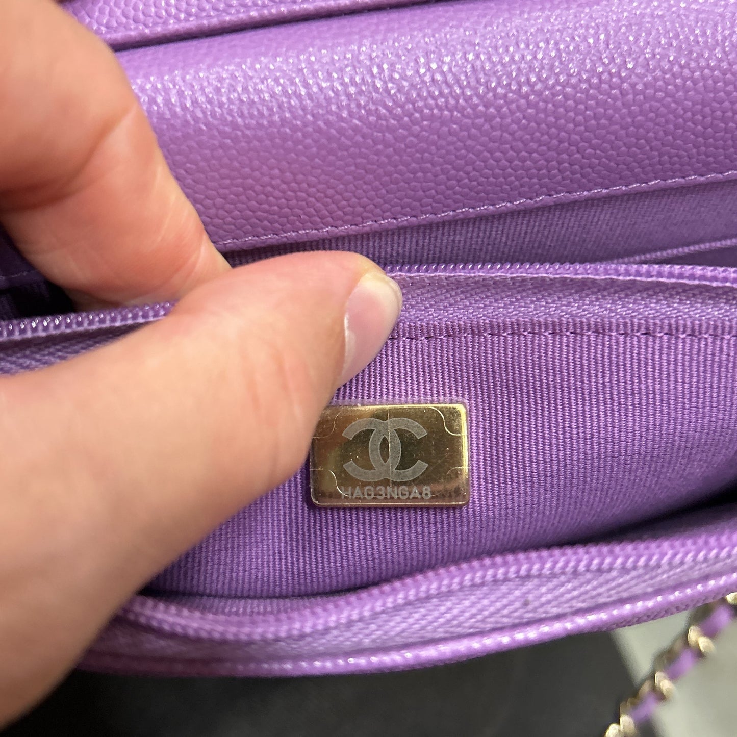 Wallet on Chain Quilted Caviar