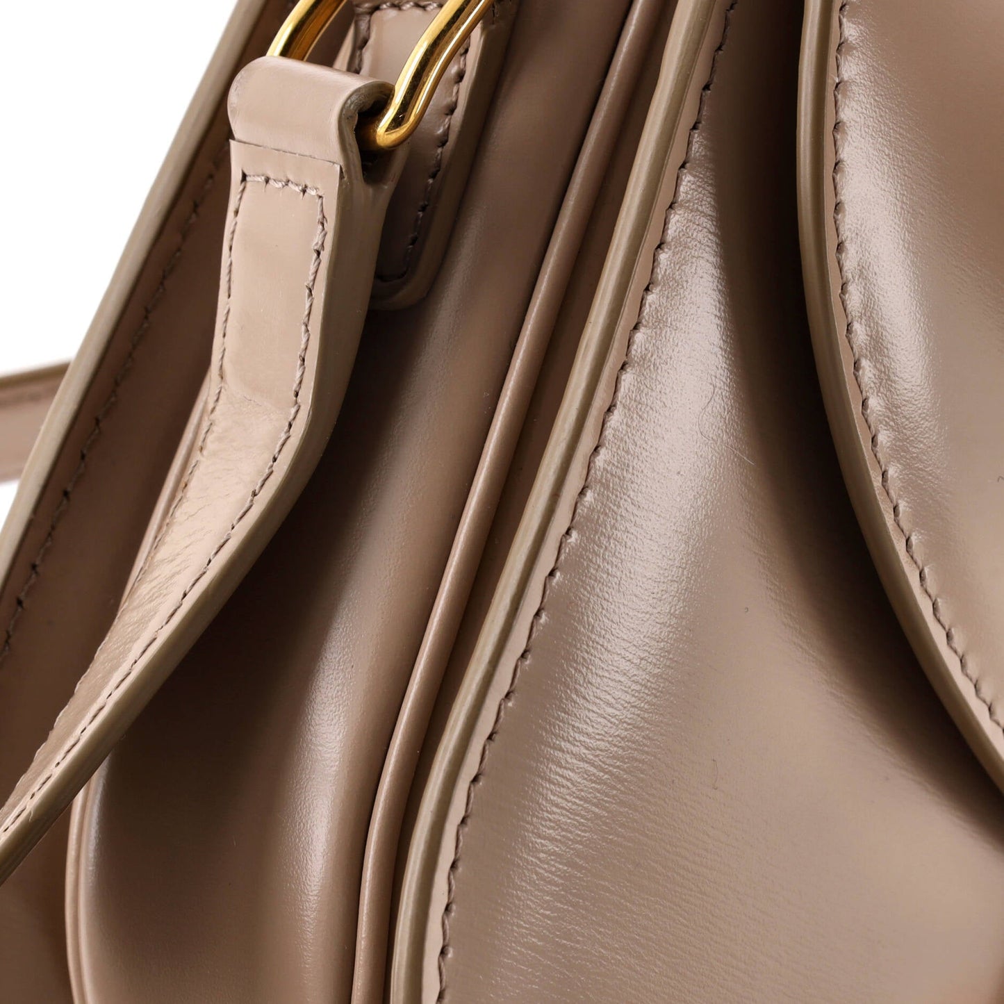 Triomphe Besace Clea Flap Bag Leather