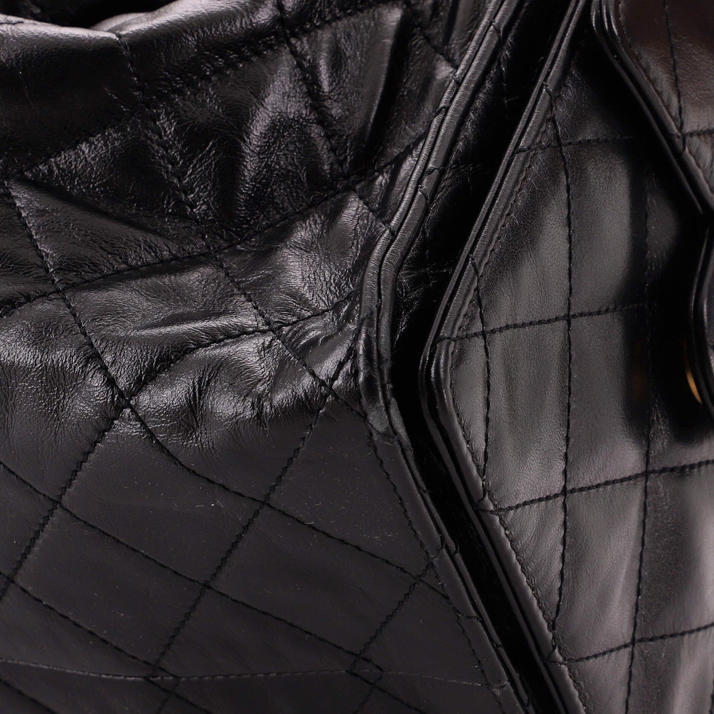 25 Hobo Bag Quilted Shiny Crumpled Calfskin Medium