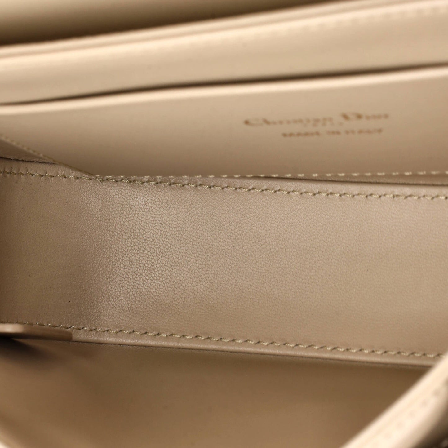 30 Montaigne Avenue Top Handle Bag Leather Medium