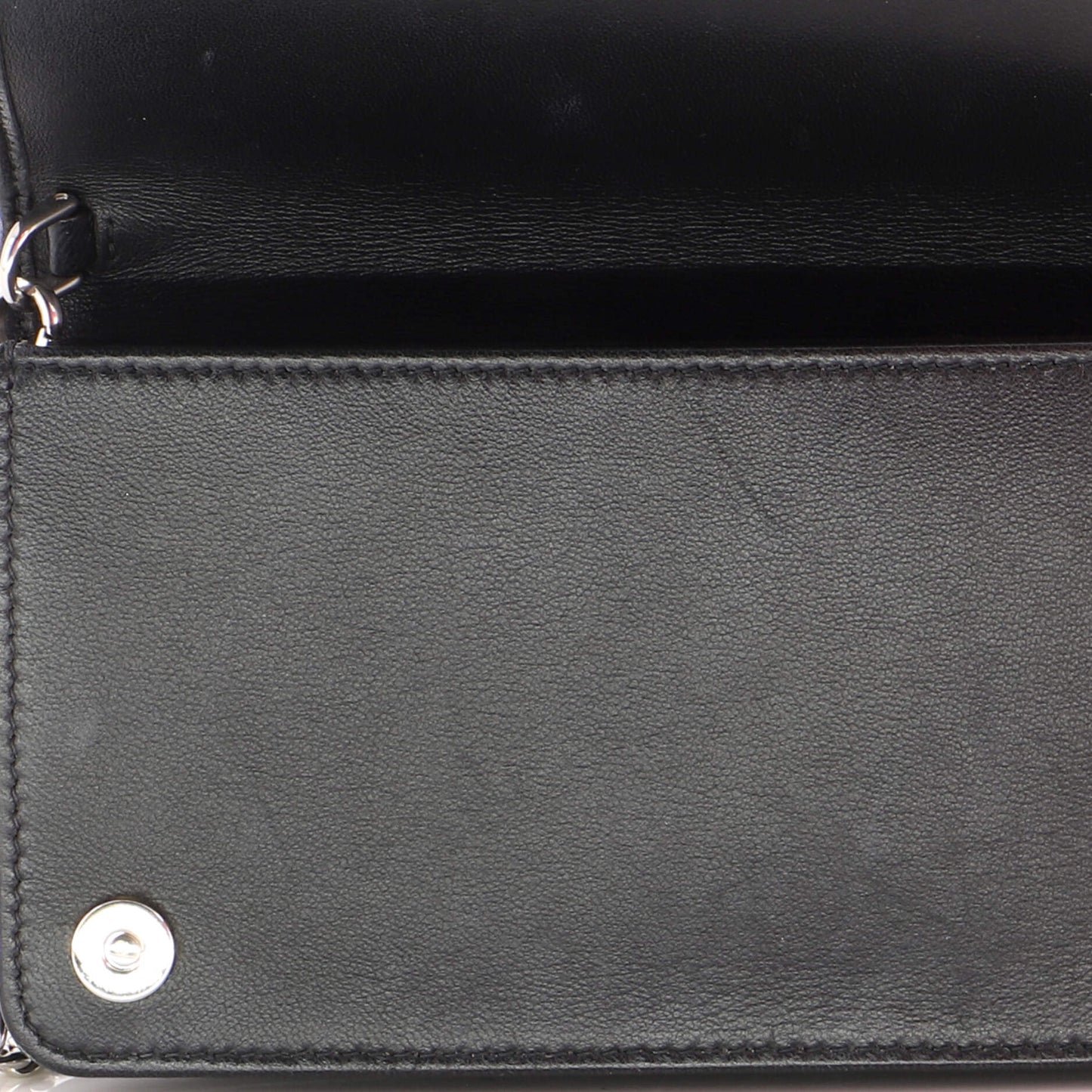 Wallet on Chain Diagramme Quilted Leather Small