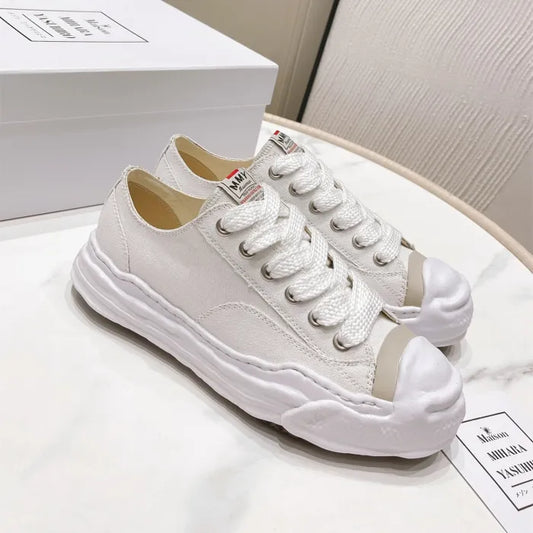 A - SNEAKERS