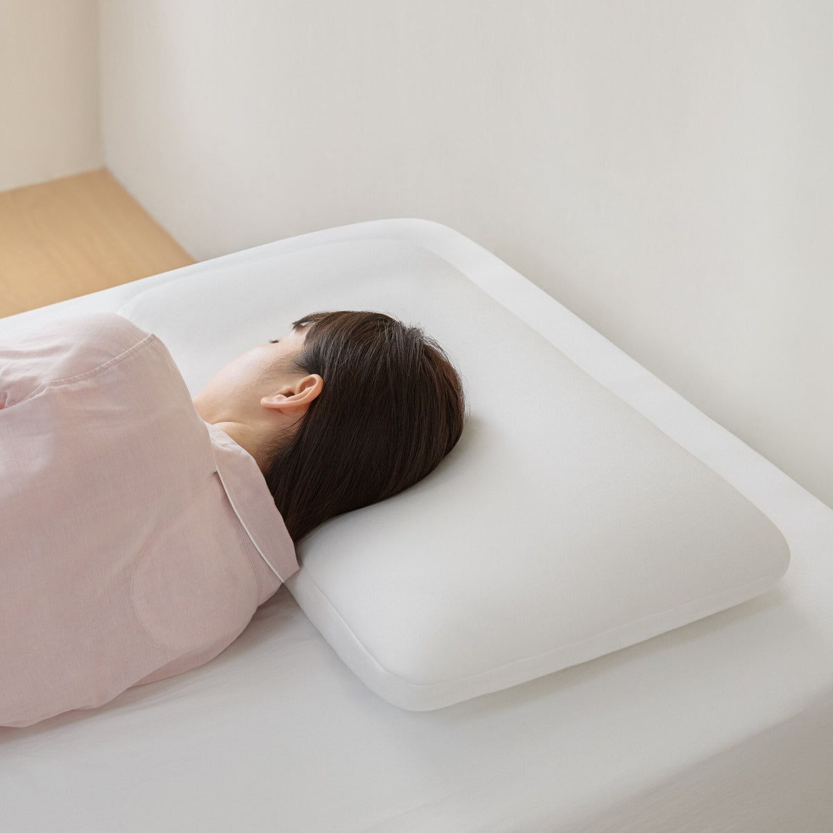 Washable Cover Plump Pillow (16.5 x 26.4")