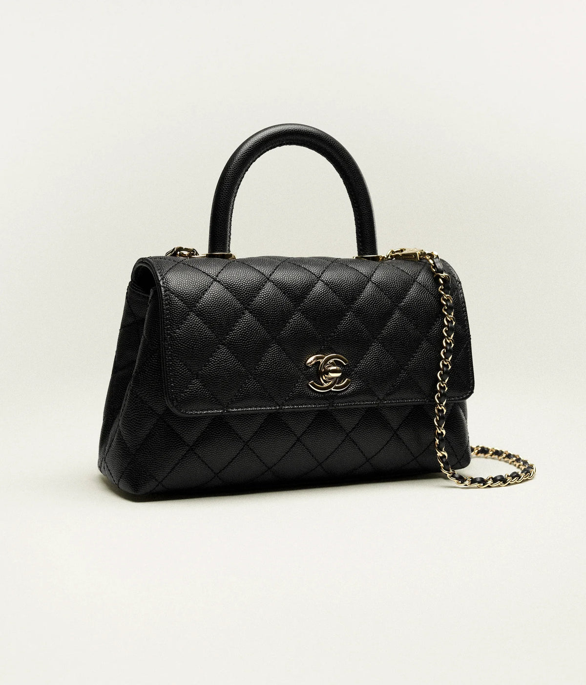 Bolso con solapa de lujo con asa en C de Caviar