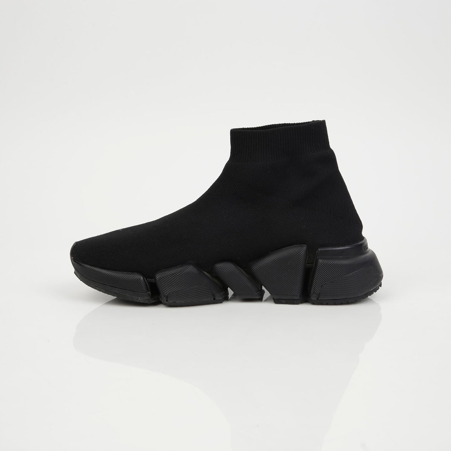 Women's Speedrunner Sneakers Size