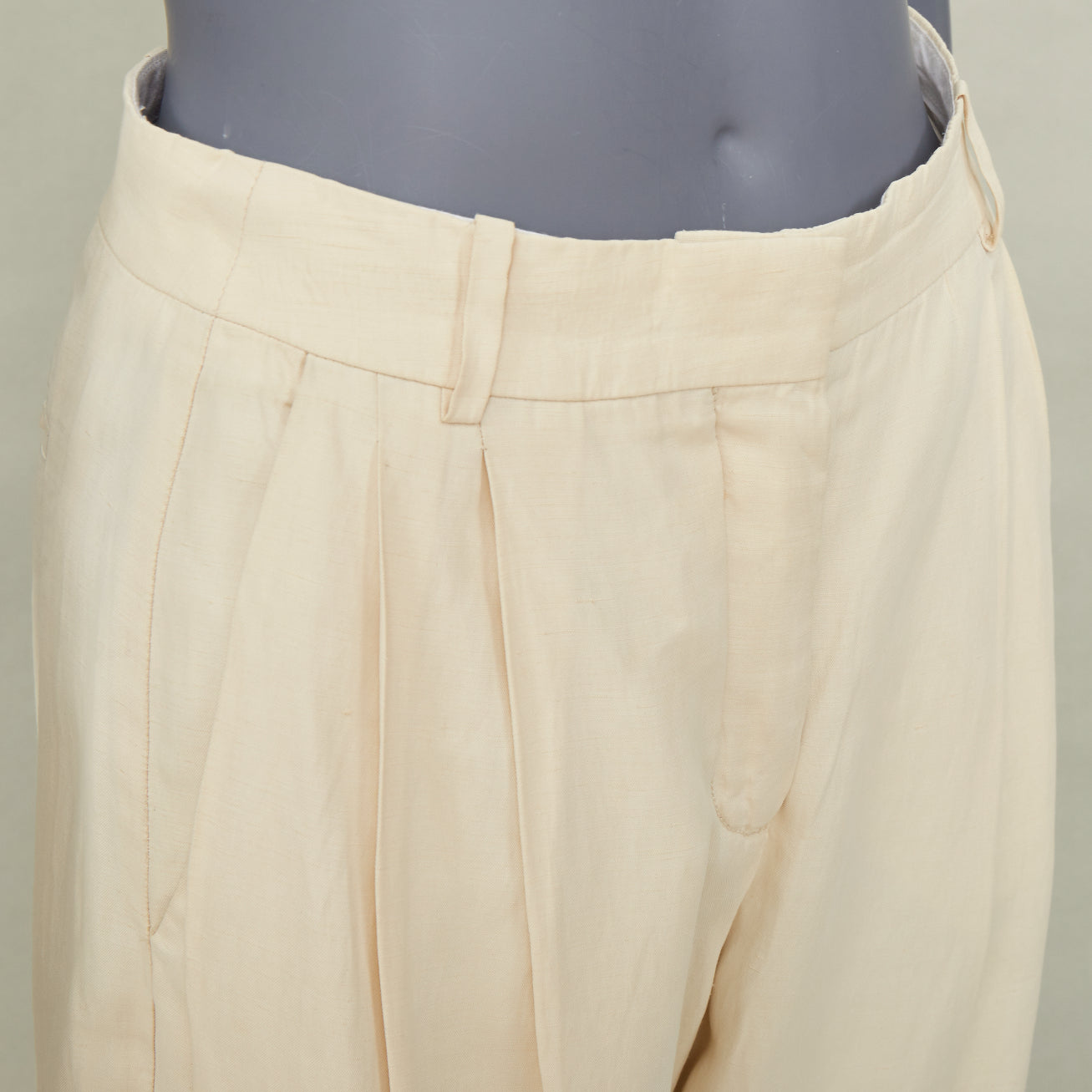 Women's Stella McCartney high rise pleated beige cropped trousers