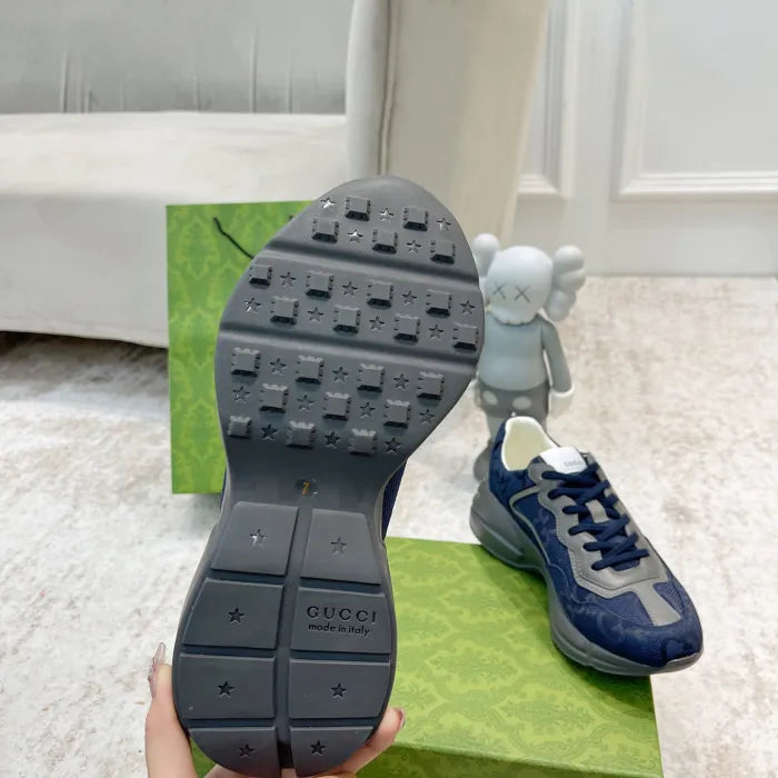 SNEAKERS 06