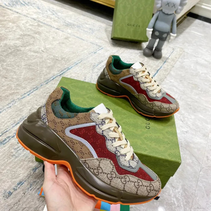 SNEAKERS 26