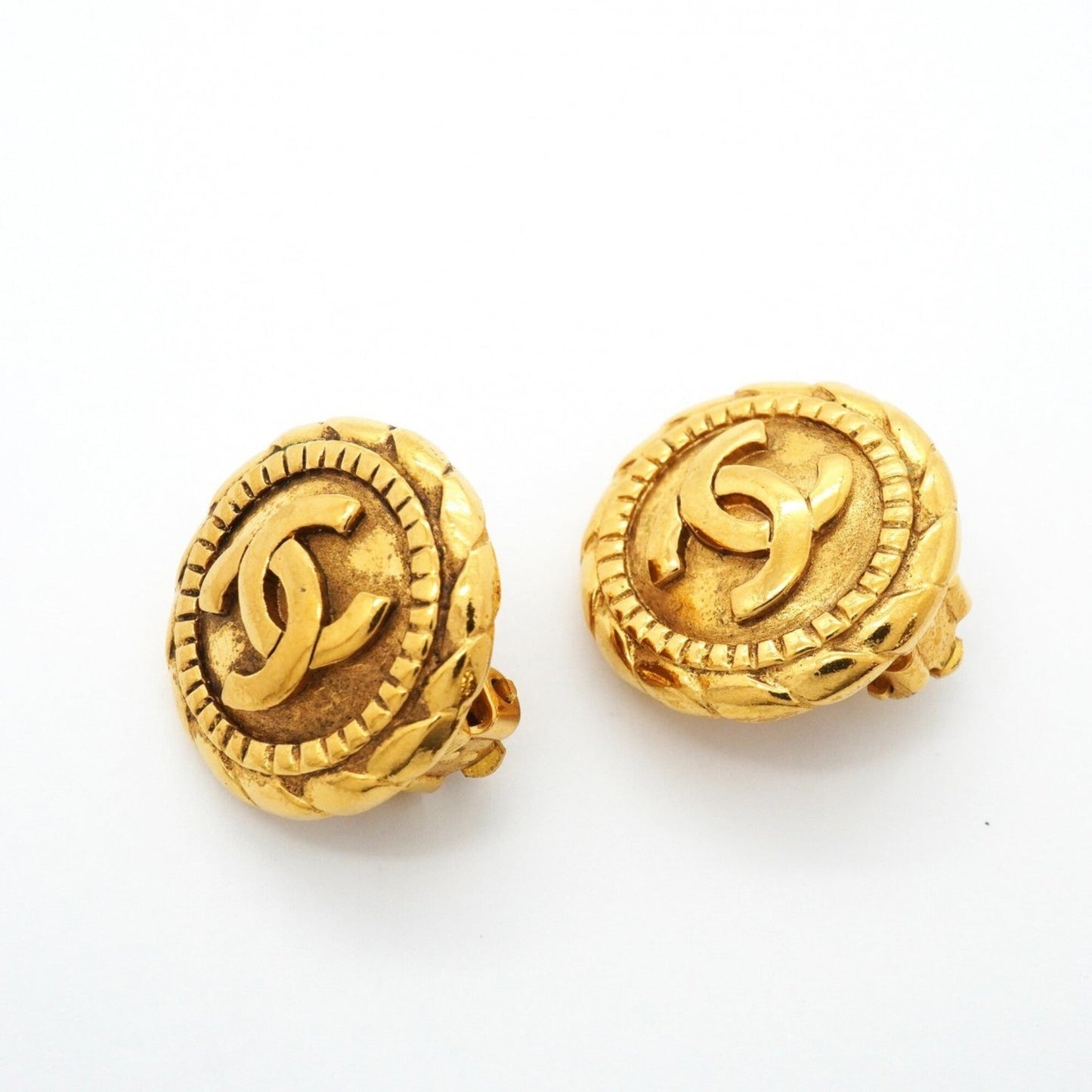 CC Logo Clip-On Earrings Metal Gold-Tone Metal