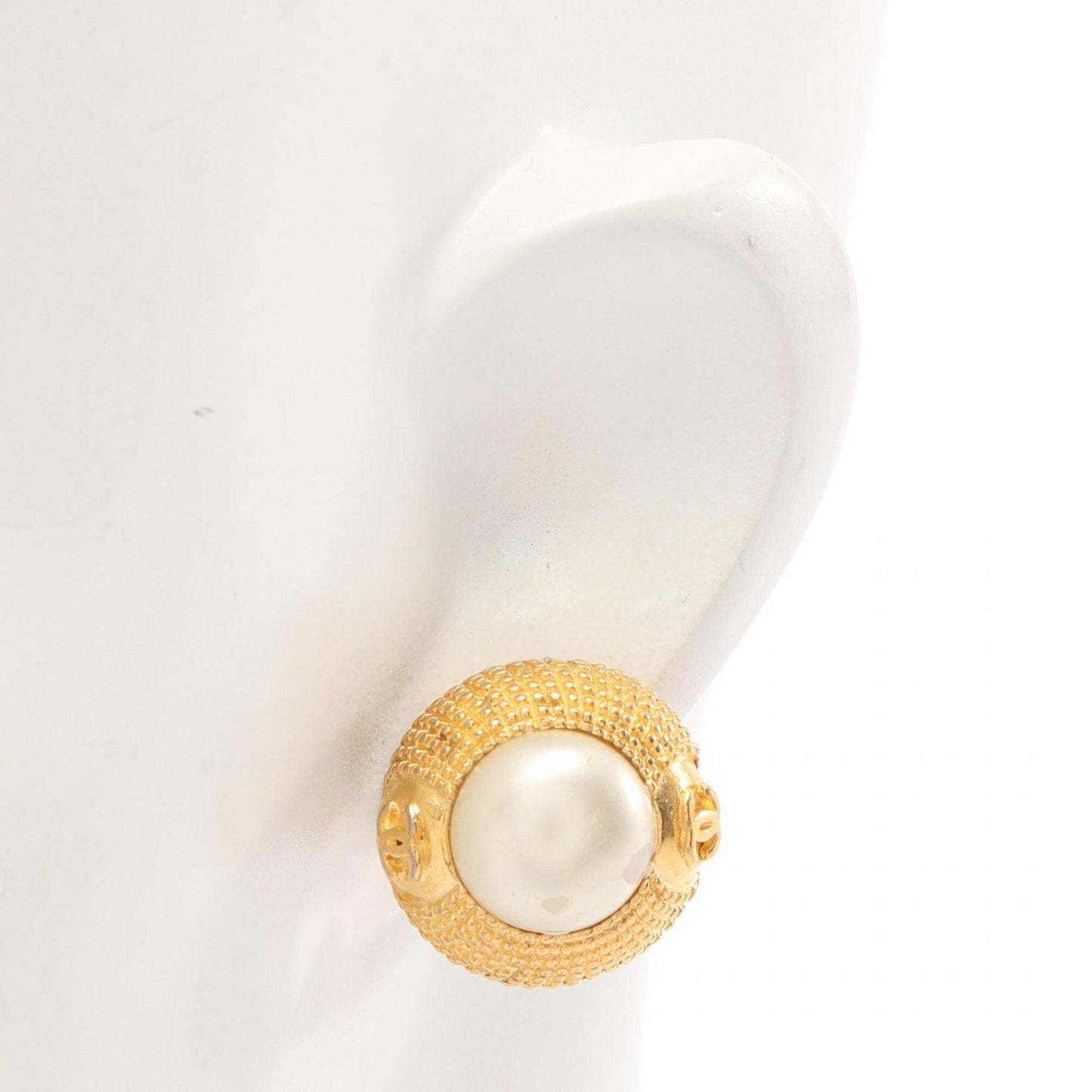 CC Logo Clip-On Earrings Metal Gold-Tone Metal