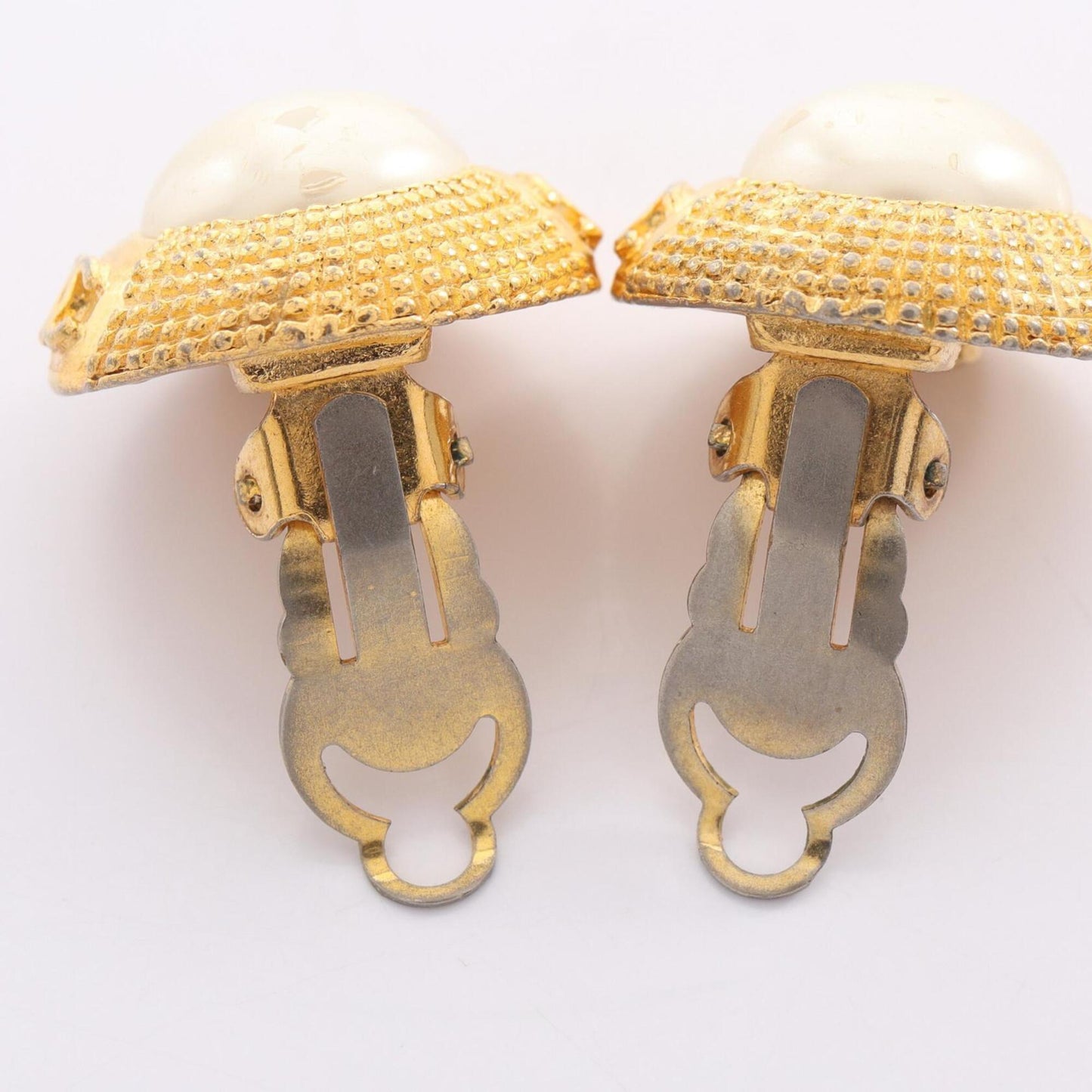 CC Logo Clip-On Earrings Metal Gold-Tone Metal