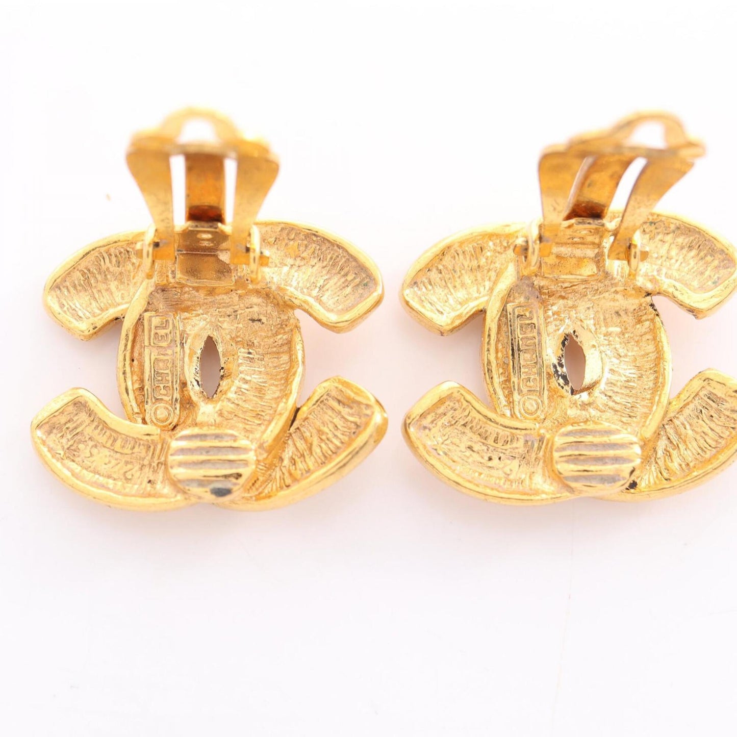 CC Logo Clip-On Earrings Metal Gold-Tone Metal