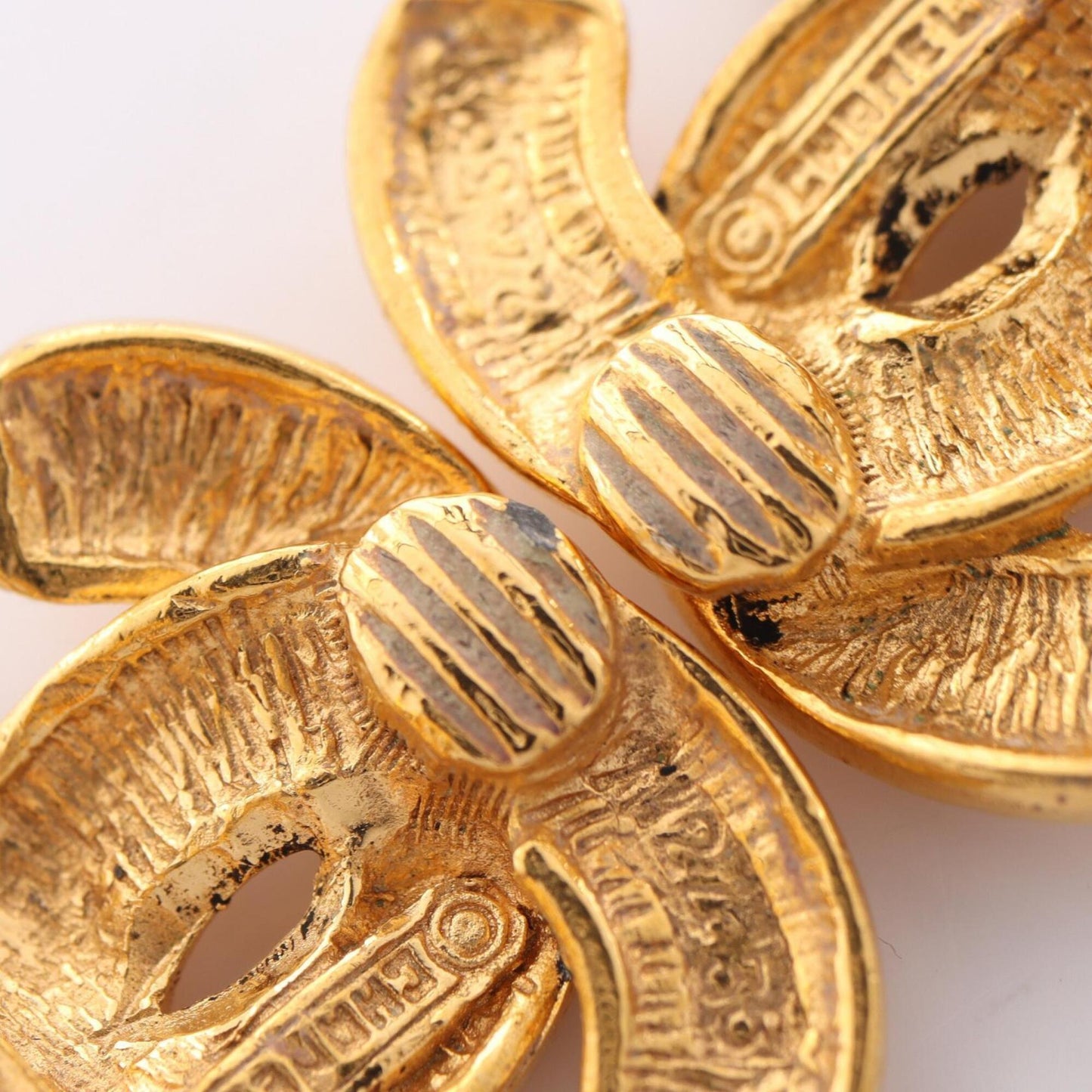 CC Logo Clip-On Earrings Metal Gold-Tone Metal