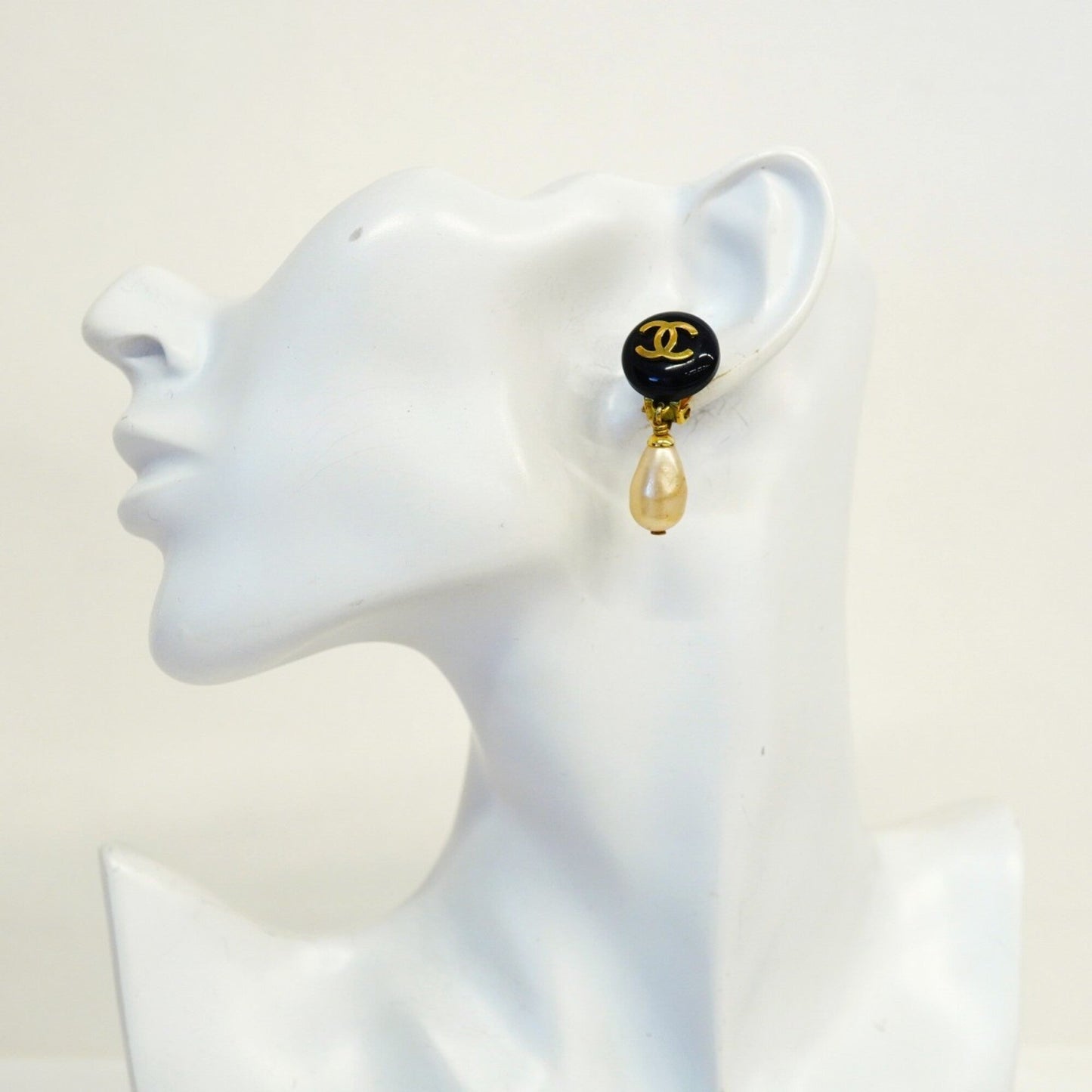 CC Logo Clip-On Earrings Metal Gold-Tone Metal