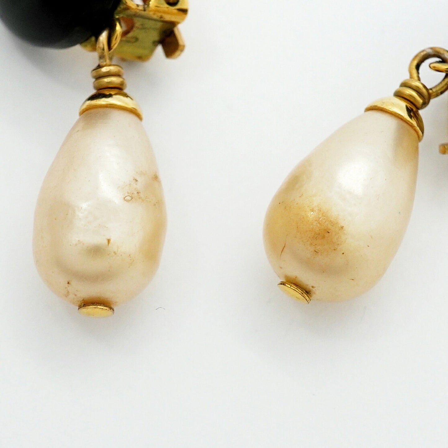 CC Logo Clip-On Earrings Metal Gold-Tone Metal