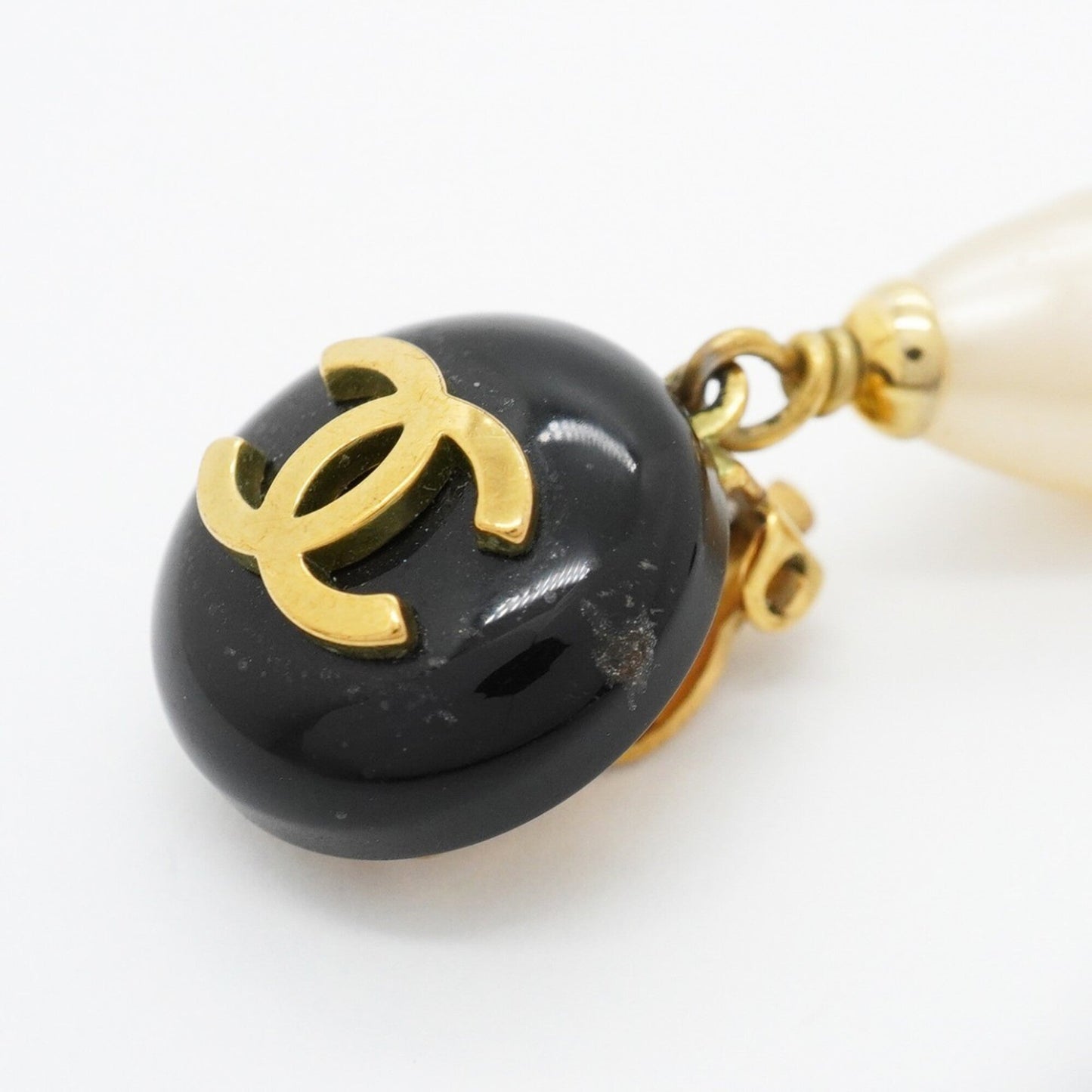 CC Logo Clip-On Earrings Metal Gold-Tone Metal