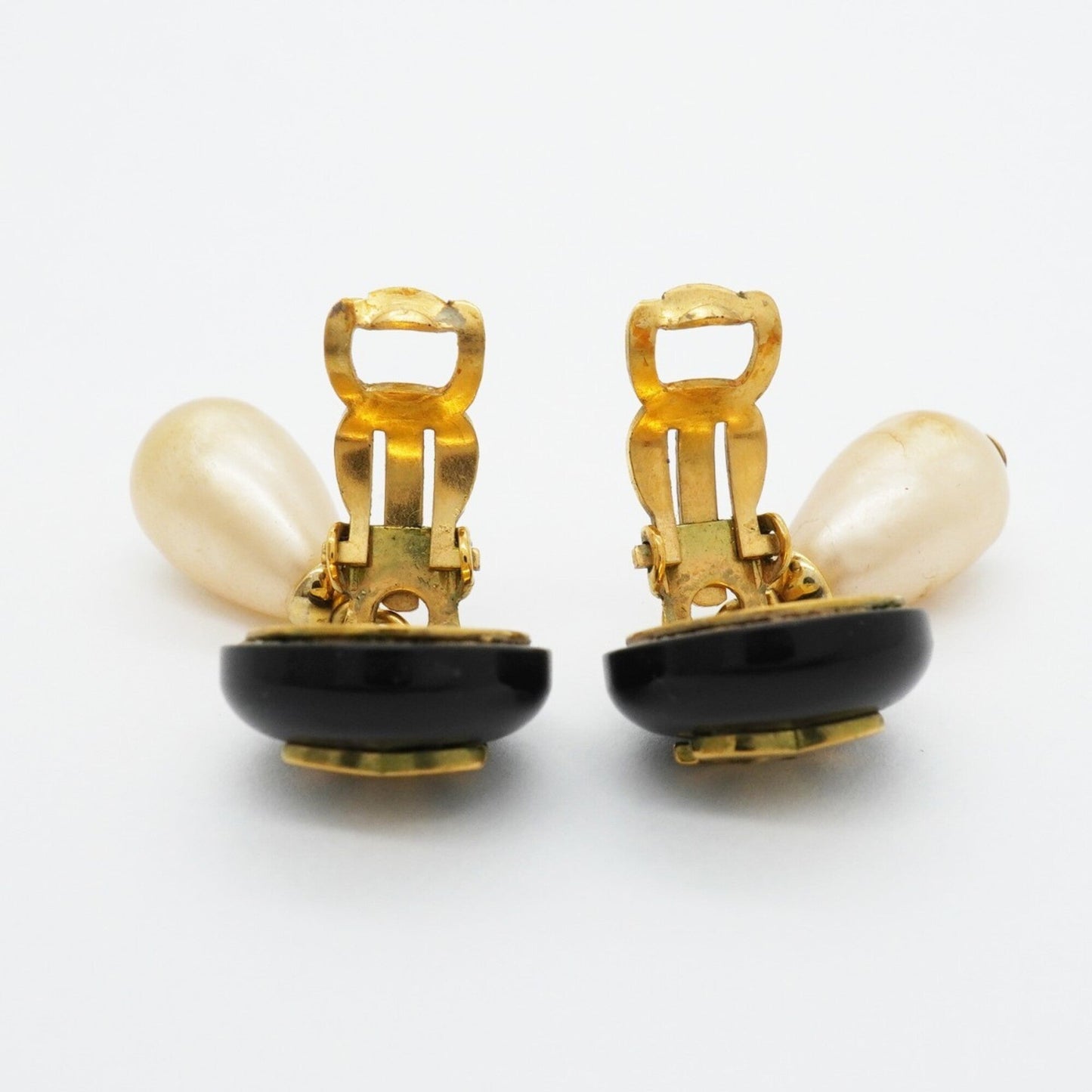 CC Logo Clip-On Earrings Metal Gold-Tone Metal