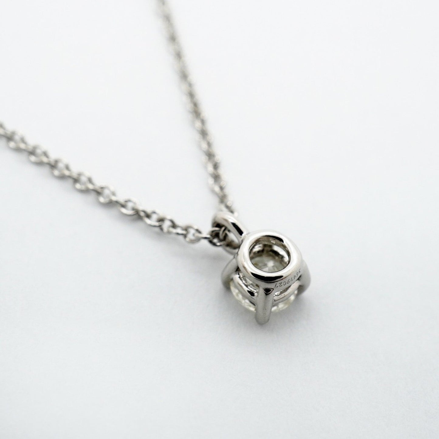 Solitaire Pendant Necklace Platinum with Diamond
