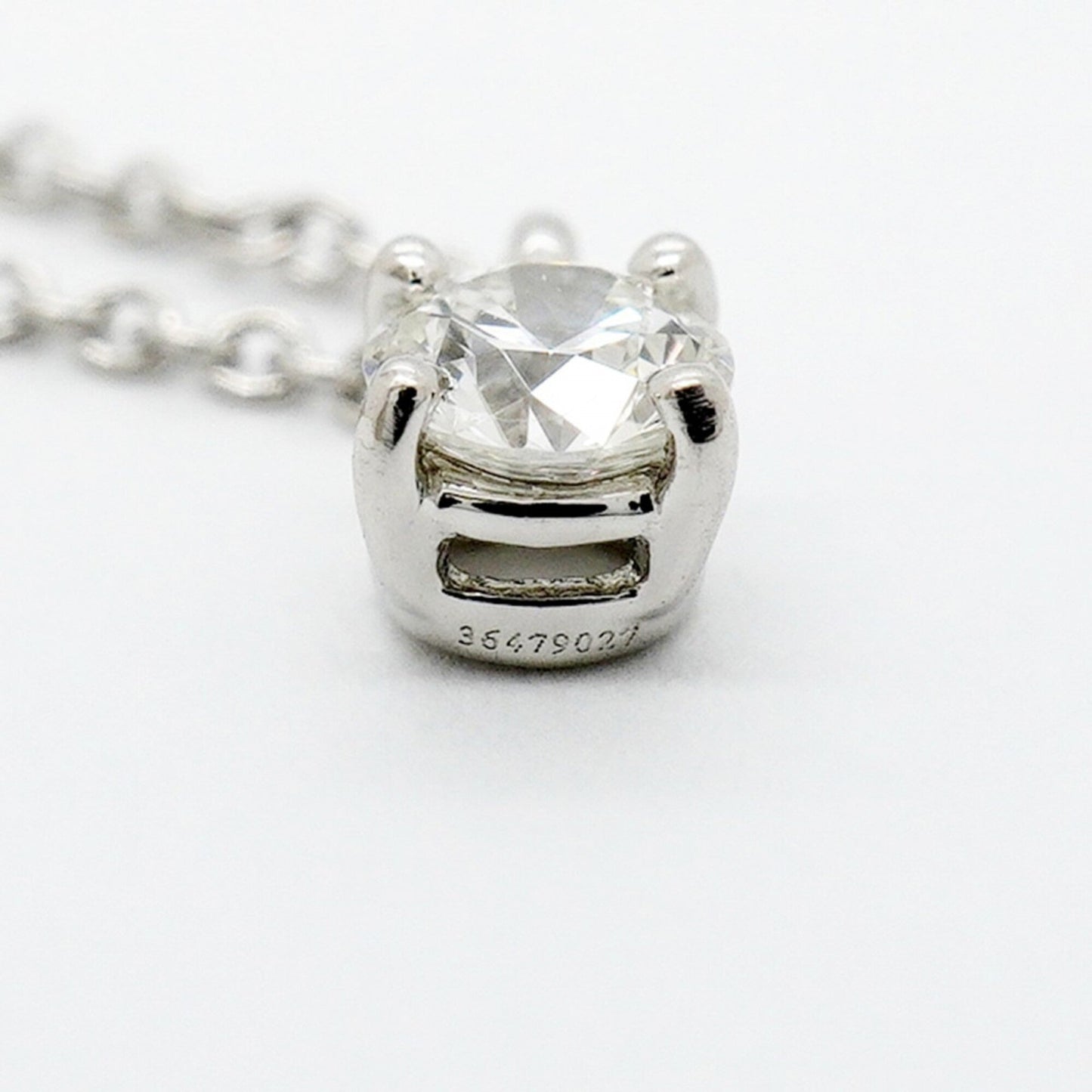 Solitaire Pendant Necklace Platinum with Diamond