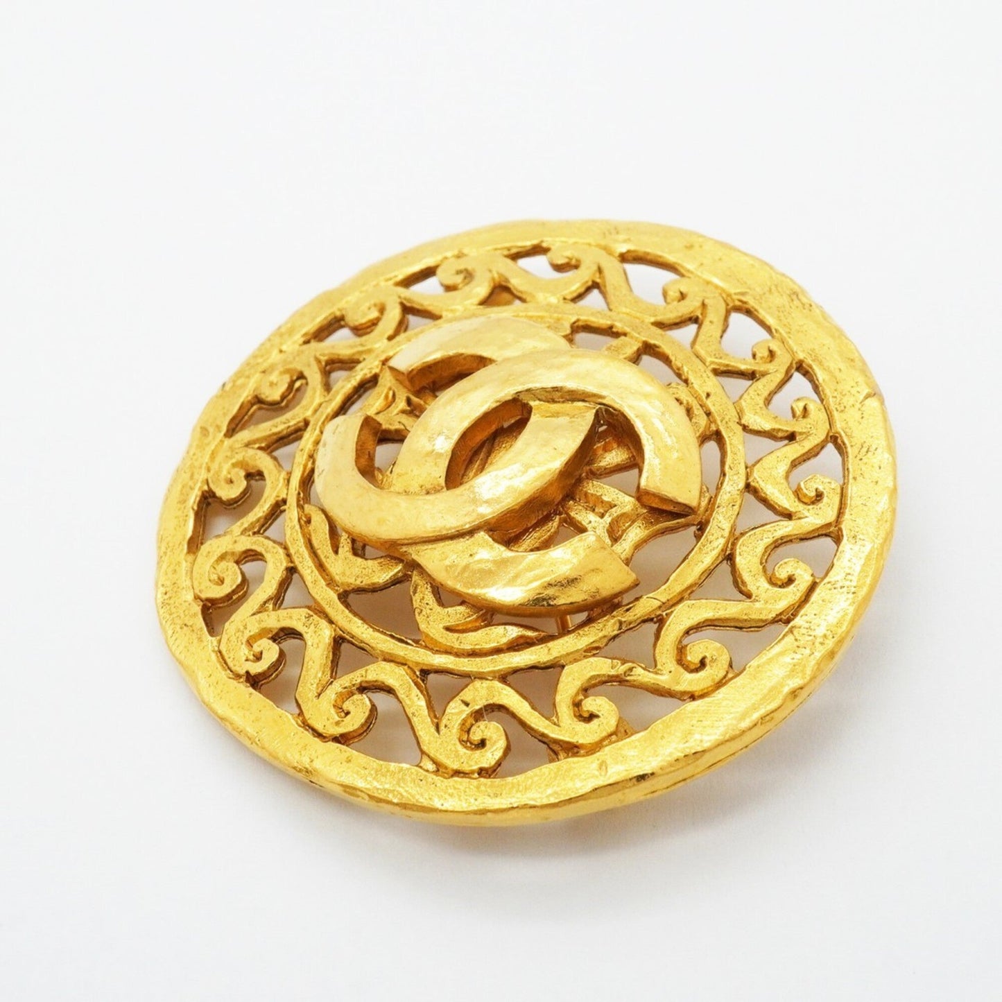 CC Logo Circle Brooch Metal