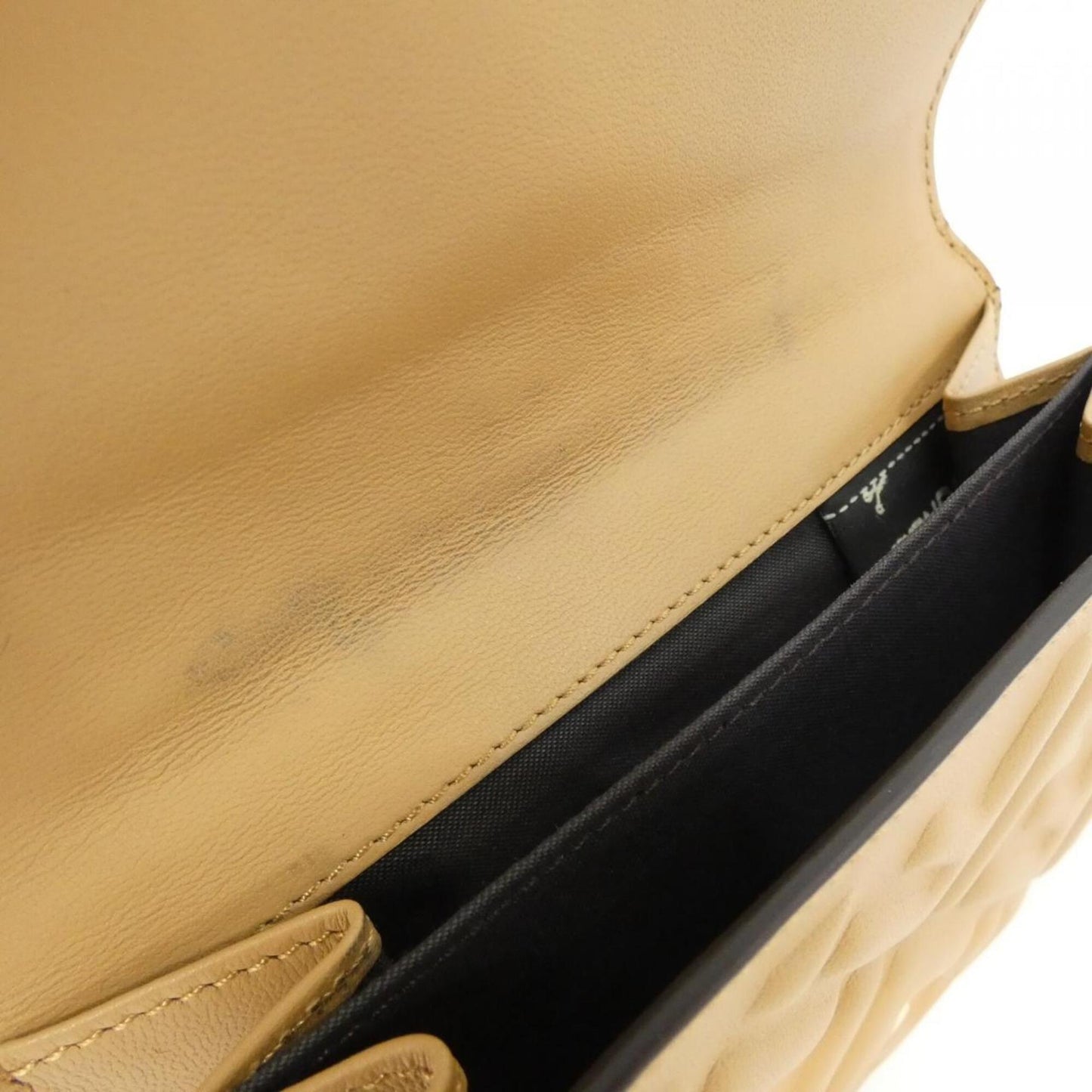 Baguette Continental Wallet Zucca Embossed Leather