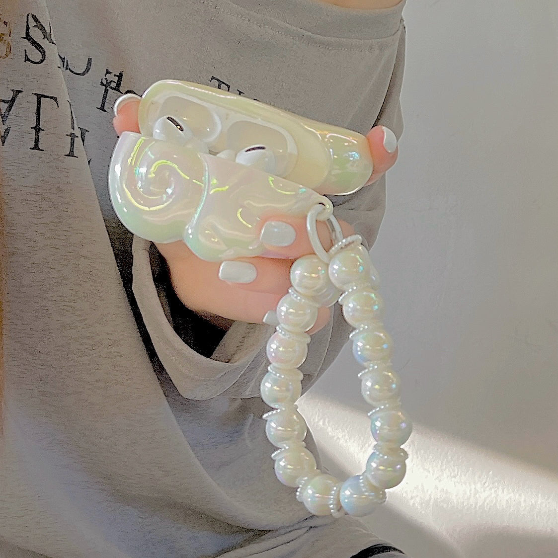 Angel Wing AirPods-fodral med pärl- och pärlberlock