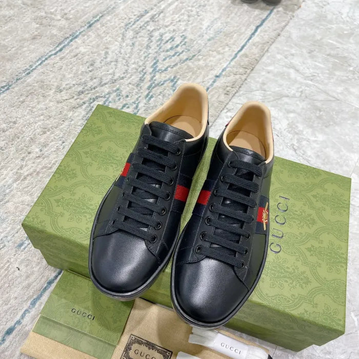 SNEAKERS 16