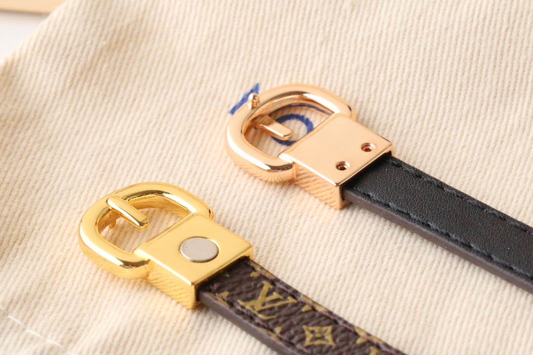 L Patterned Buckle Bracelet