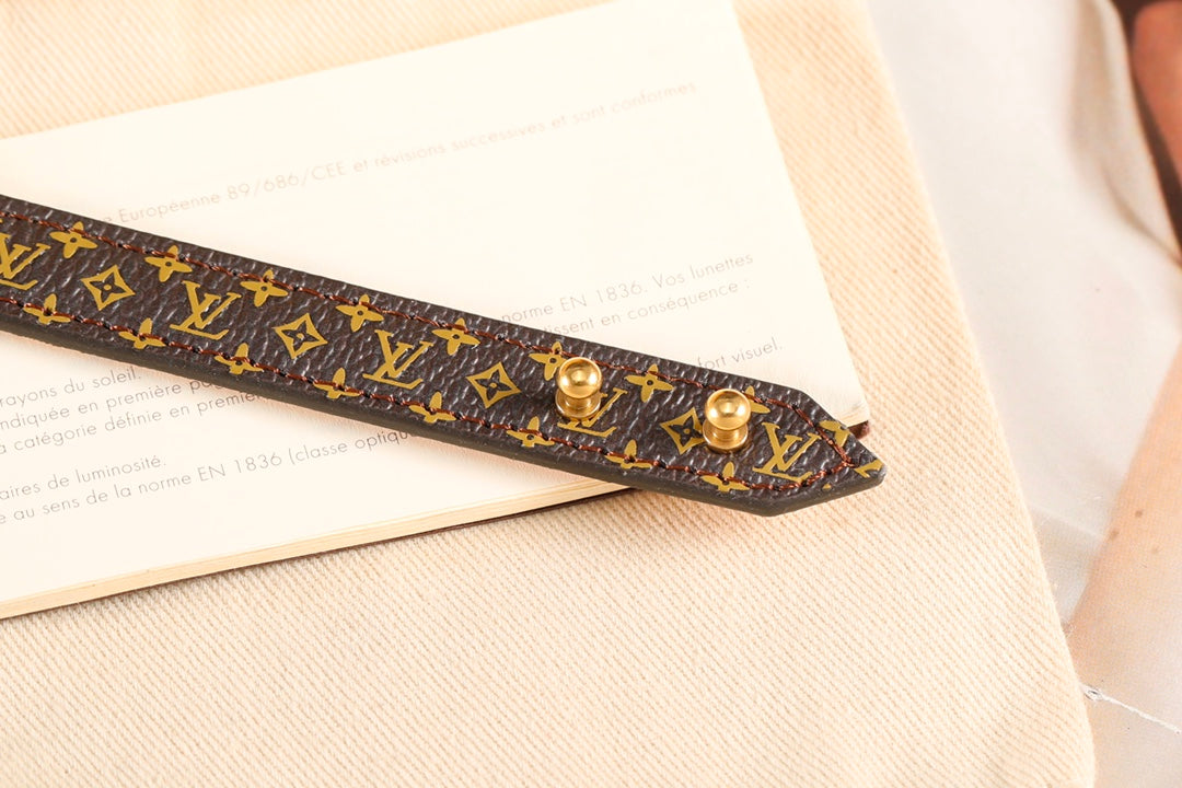 L Patterned Strap Bangle