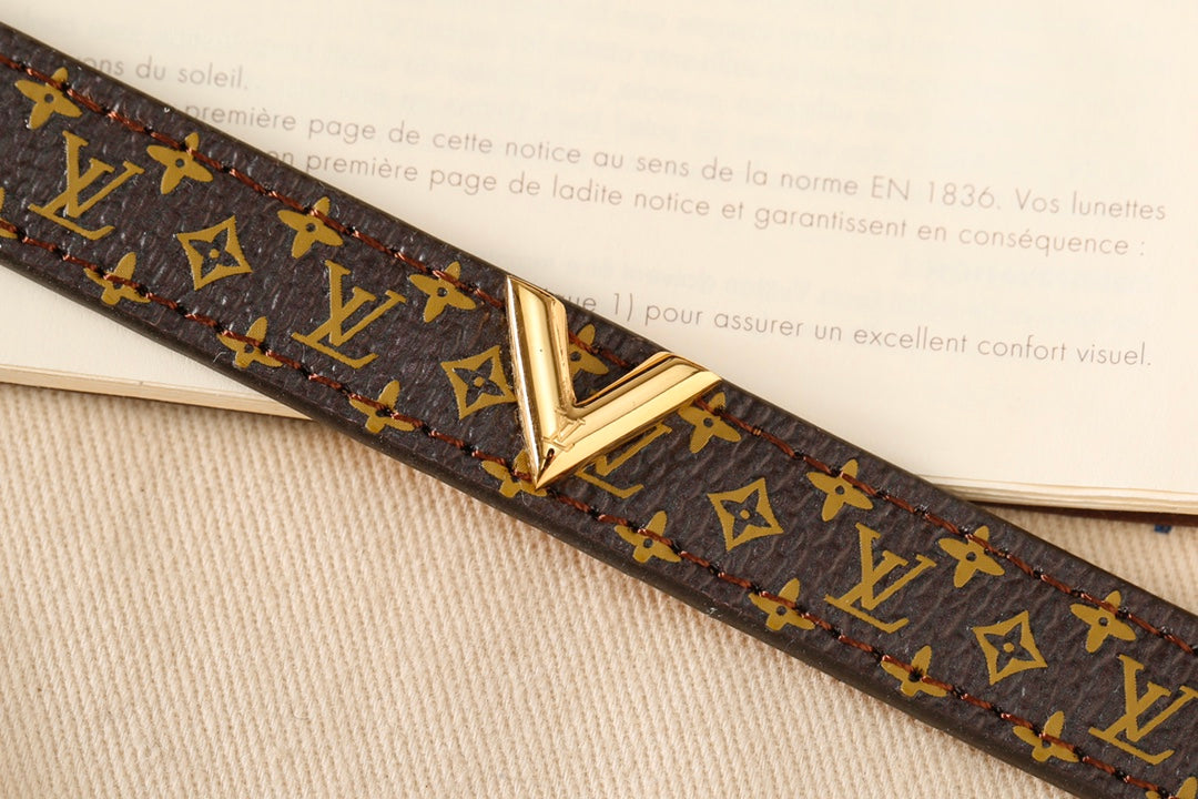 L Patterned Strap Bangle