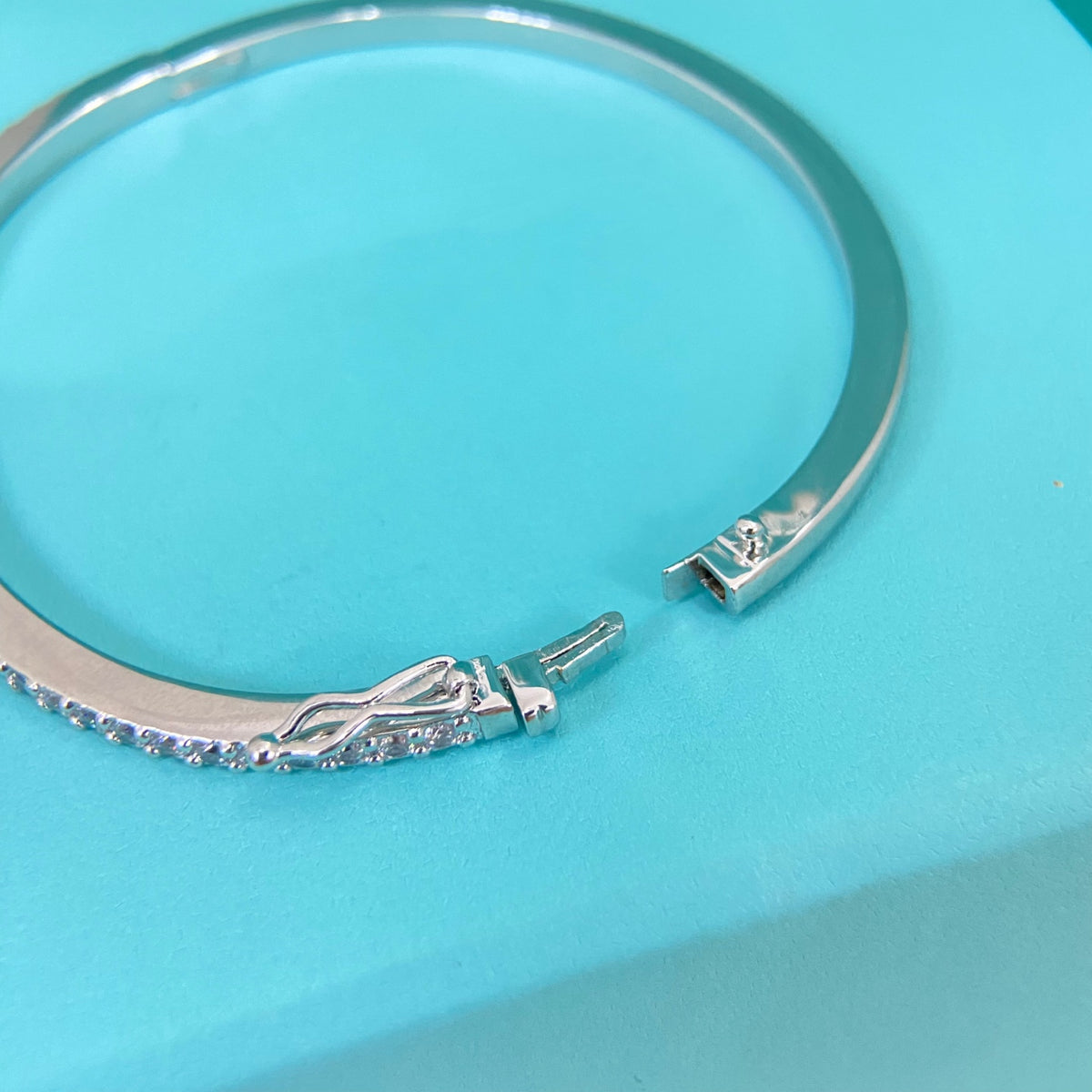 CA Sparkling Row Bangle