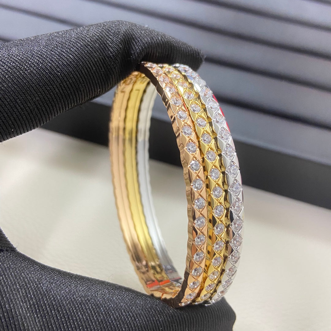 C Slim Sparkling Quilted Bangle