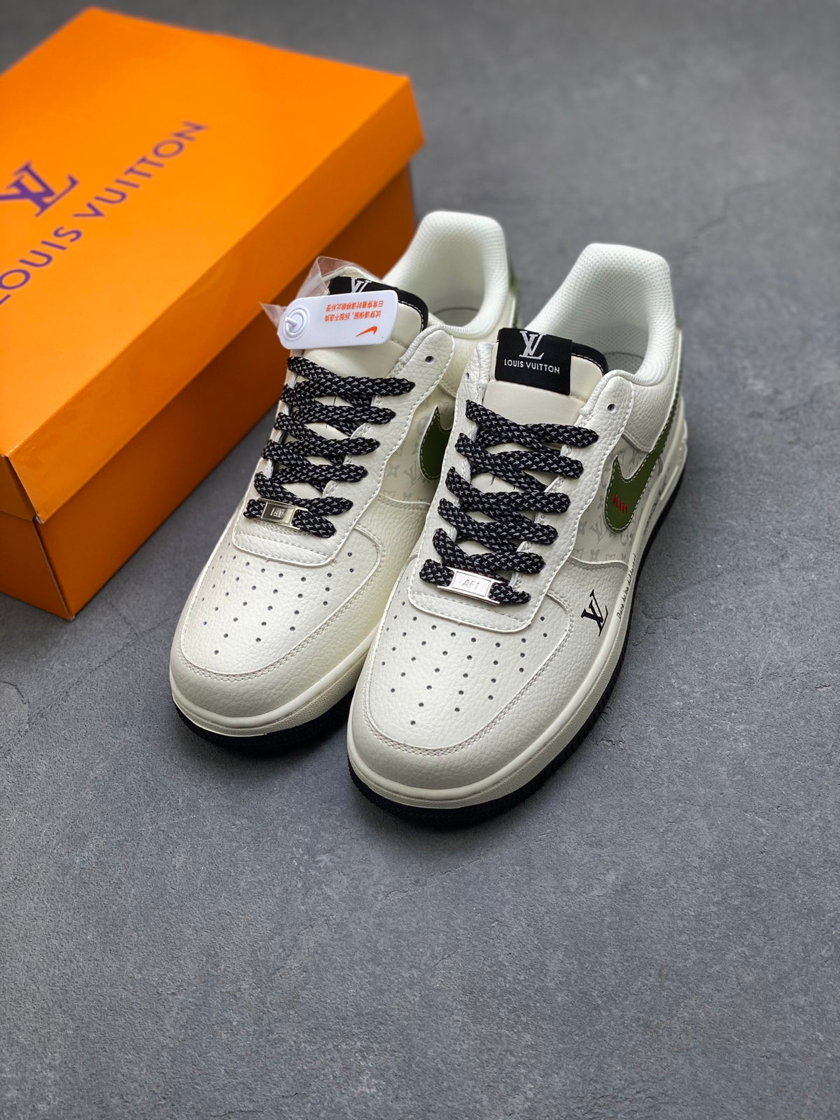 Luxury Casual Shoes 551