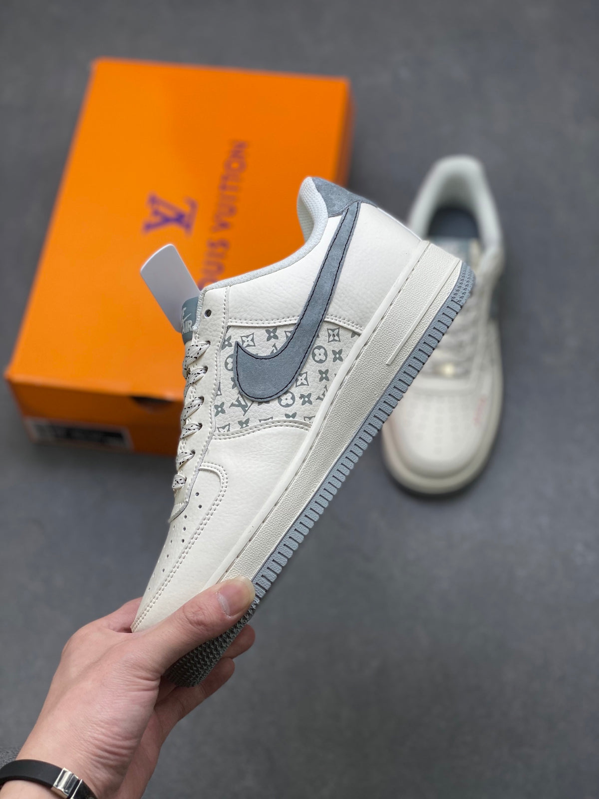 Luxury Casual Shoes 570